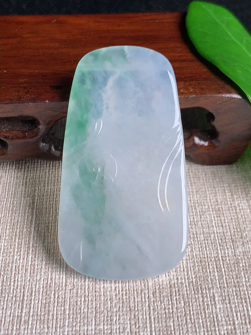 天然A货翡翠飘花大势至菩萨吊坠尺寸55×29.8×5.3m量19.58g 0701