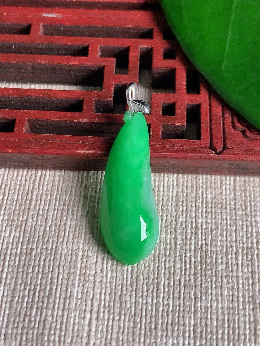 天然A货翡翠18K金扣头满绿福瓜吊坠尺寸30.7×25.2×9.4×5.6m量2.290g 0701