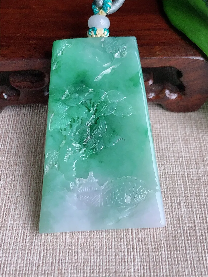 天然A货翡翠冰润飘花意境山水牌吊坠 尺寸57.3×35×6.5m量34.55g 0701