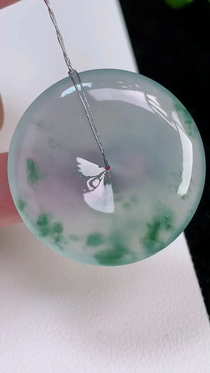 天然A货翡翠种飘花平安扣吊坠，尺寸35.7-6.3，重量:17.00g
7月2日
