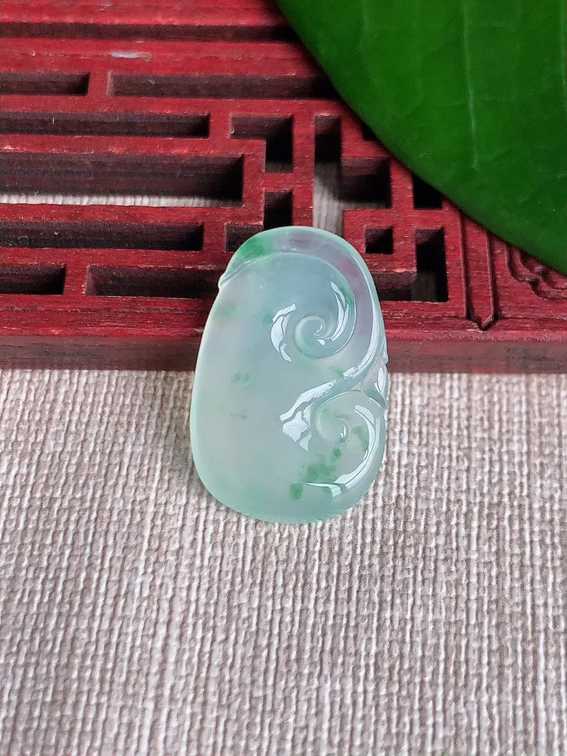 天然A货翡翠飘花一刀切如件尺寸24×15.7×3.7m量3.13g 0701