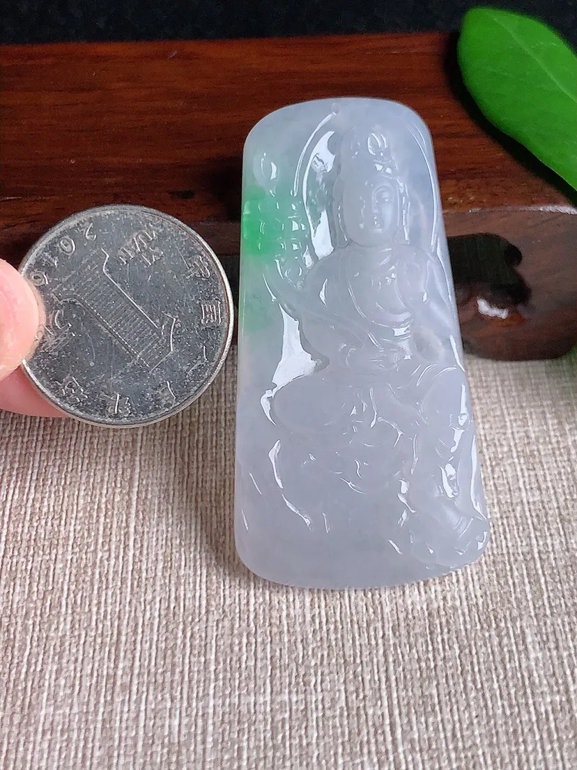 天然A货翡翠飘绿大势至菩萨吊坠尺寸55×27.3×5m量17.85g 0701