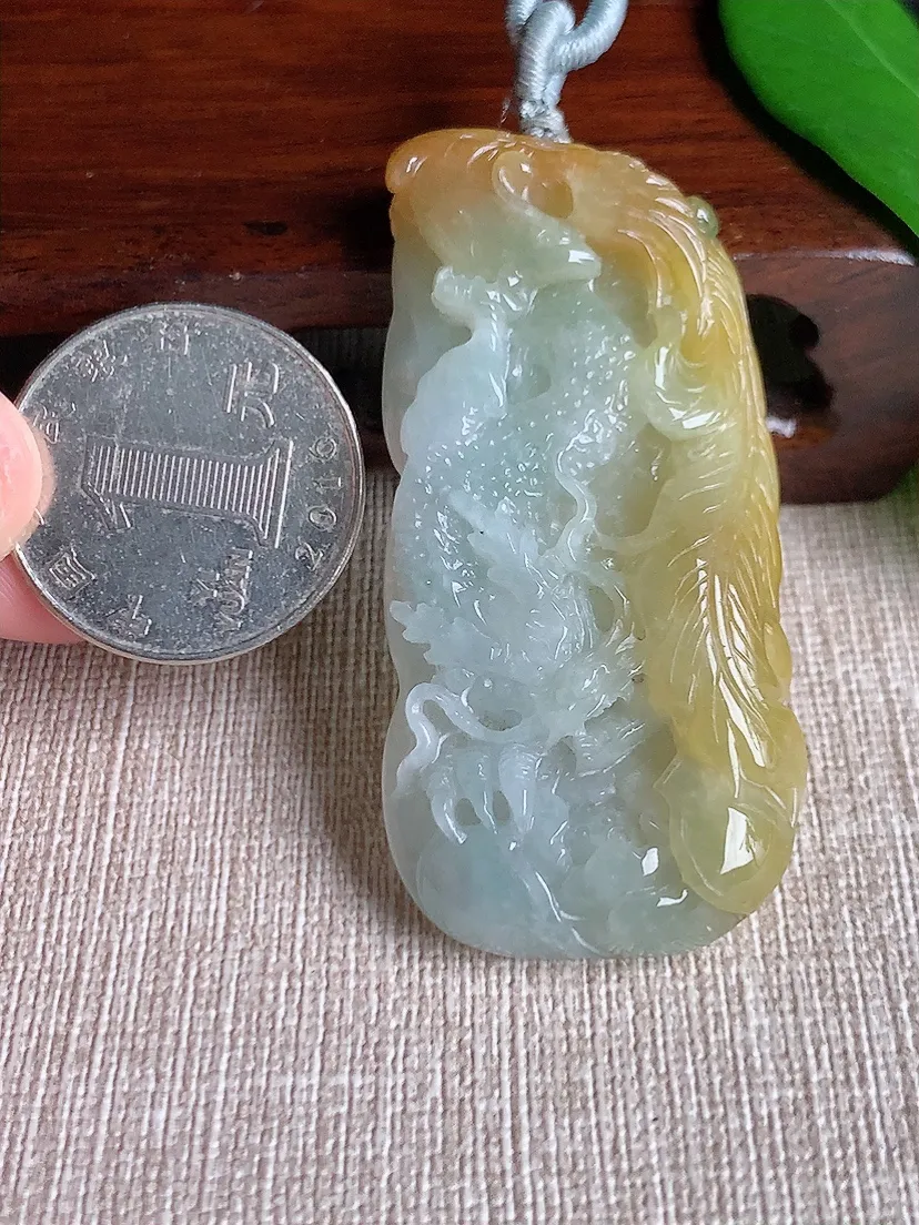 天然A货翡翠冰润飘黄翡龙凤牌龙凤呈祥吊坠 尺寸57.6×27.4×7.5m量26.70g 0701