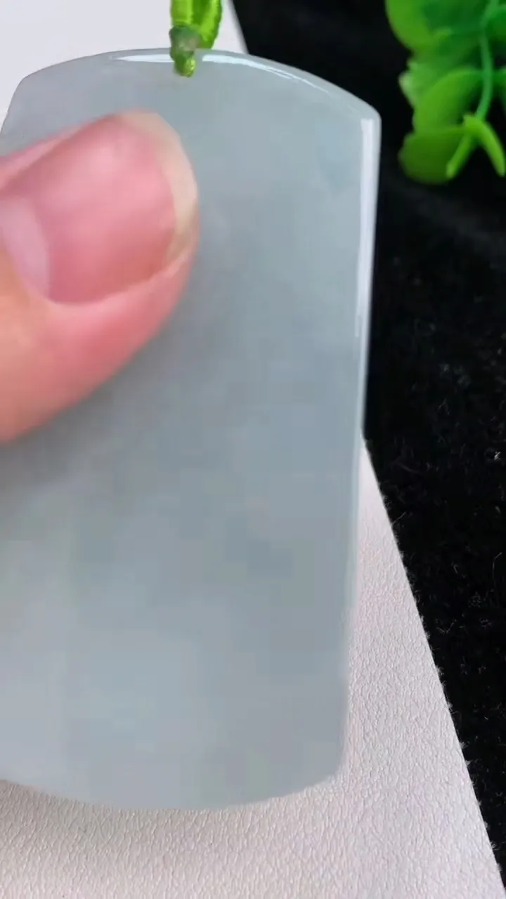 天然A货翡翠虚空藏观音菩萨吊坠，尺寸64.3-45-7.5，重量:35.60g
7月2日