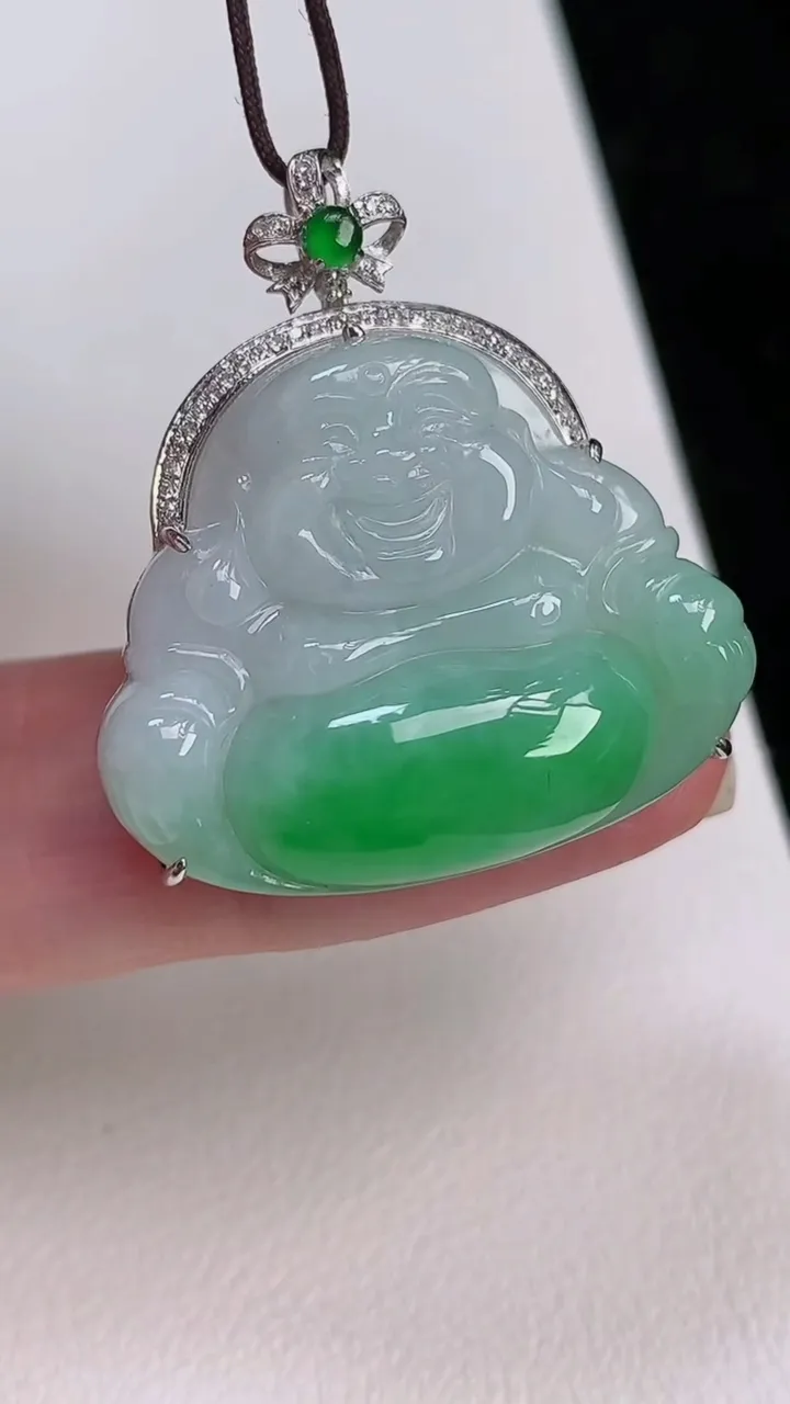 天然A货翡翠佛公吊坠，尺寸31.3-23-28-8.9，重量:7.38g
7月2日