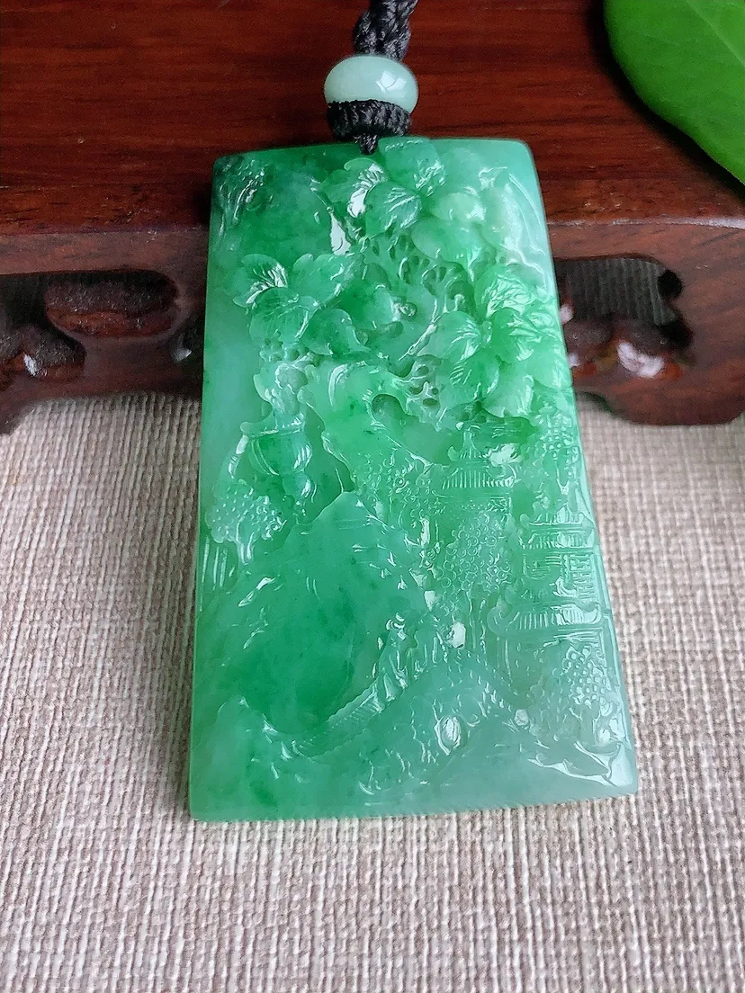 天然A货翡翠满绿意境山水牌吊坠 尺寸55.2×34×5.2m量28.76g 0701