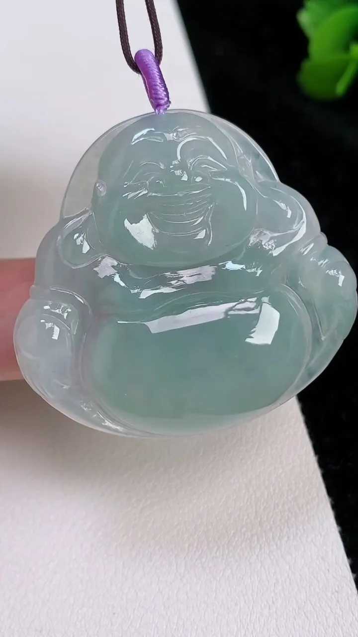天然A货翡翠佛公吊坠，尺寸38-41-5.3，重量:13.39g
7月3日