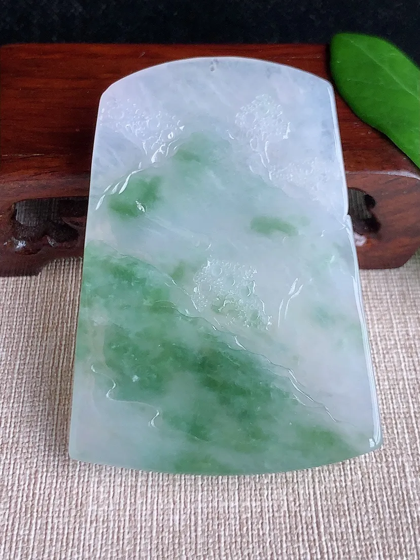 天然A货翡翠飘花意境山水牌吊坠 尺寸69.7×49×7.2m量55.83g 0702