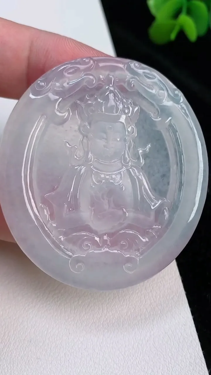 天然A货翡翠种度母吊坠，尺寸52.2-47.8-5，重量:24.46g
7月3日