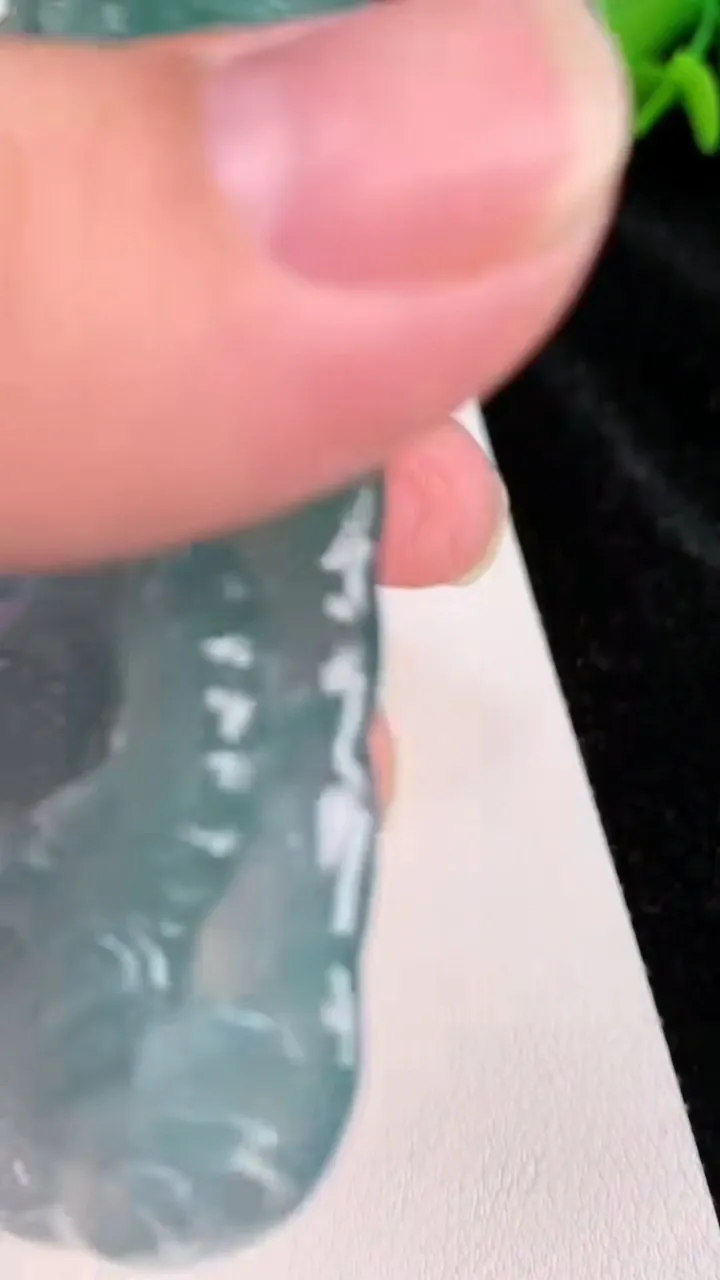 天然A货翡翠种紫罗兰龙牌吊坠，尺寸76-45.8-12.2，重量:73.26g
7月3日