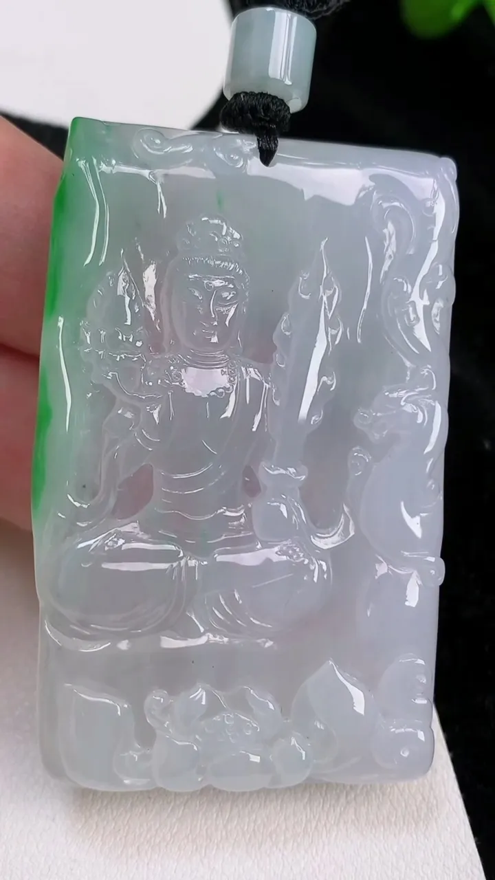 天然A货翡翠虚空藏观音菩萨吊坠，尺寸59-37.2-6，重量:42.72g
7月3日