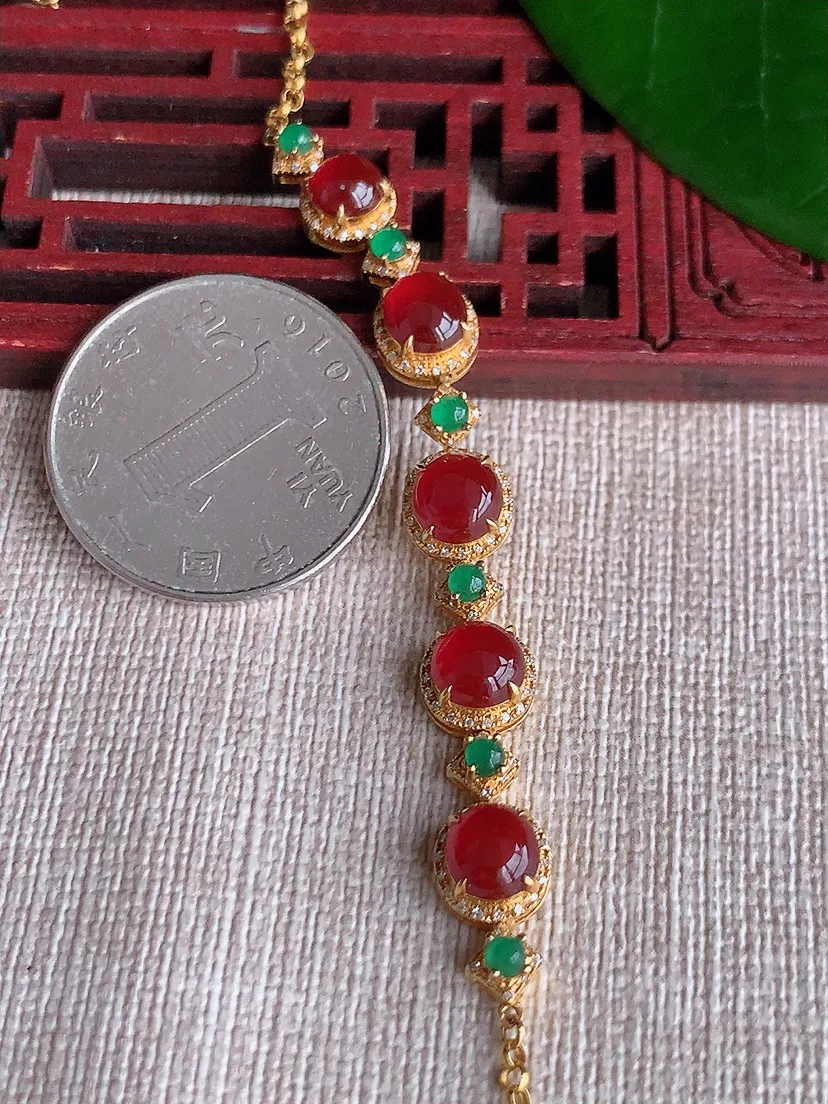 天然A货翡翠冰种18K钻镶嵌红翡蛋面手链尺寸6.4×6×5.7mm 重量6.28g 0701