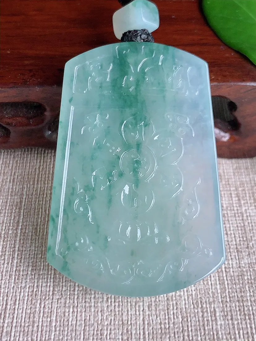 天然A货翡翠飘花仿古无事牌吊坠尺寸53.2×36.2×6m量33.00g 0702