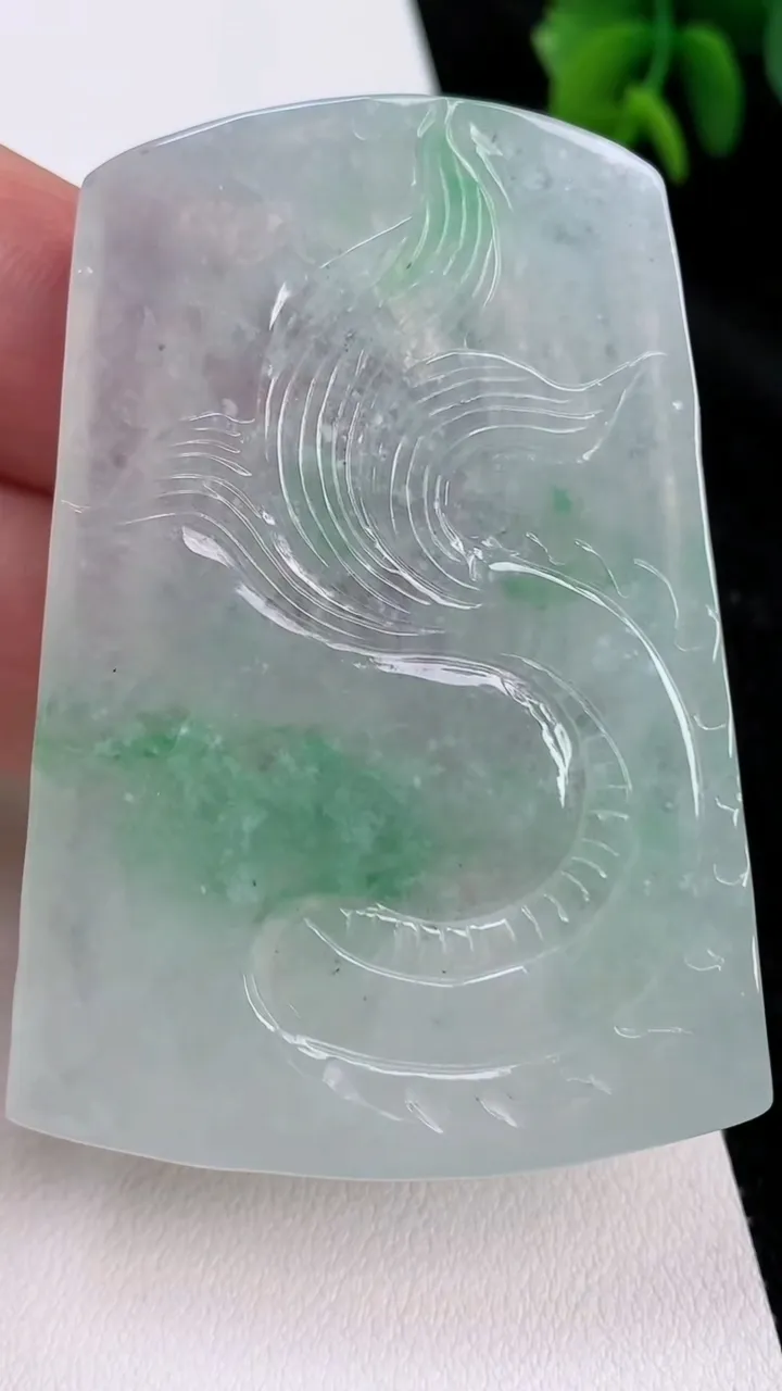天然A货翡翠龙牌吊坠，尺寸60-43.8-5，重量:33.42g
7月3日
