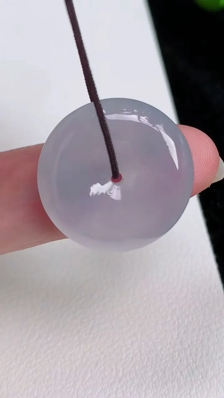天然A货翡翠冰种平安扣吊坠，尺寸21.2-4.9，重量:4.71g
7月3日