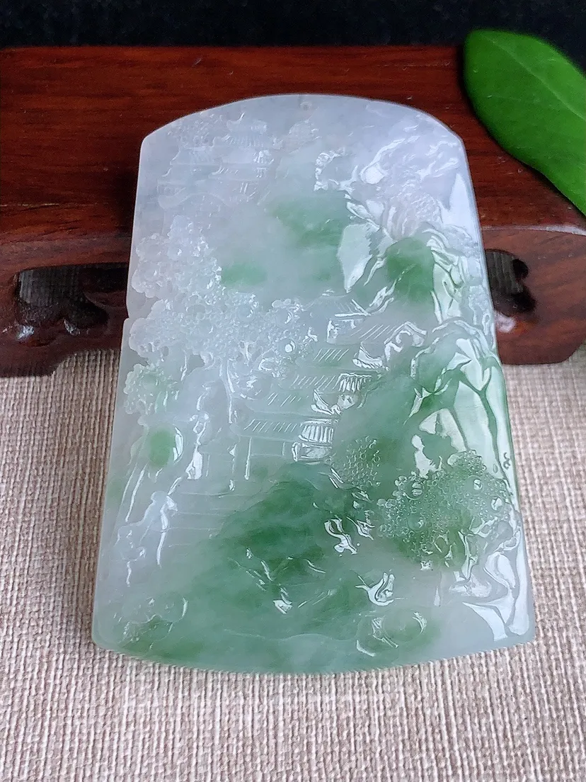 天然A货翡翠飘花意境山水牌吊坠 尺寸69.7×49×7.2m量55.83g 0702