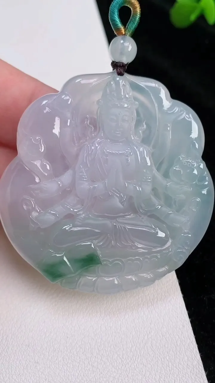 天然A货翡翠千手观音吊坠，尺寸52-51.6-6，重量:34.38g
7月3日
