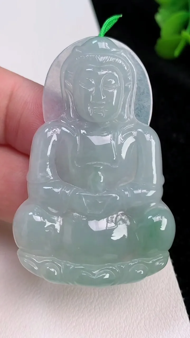 天然A货翡翠观音菩萨吊坠，尺寸54-35.4-4.9，重量:16.95g
7月3日