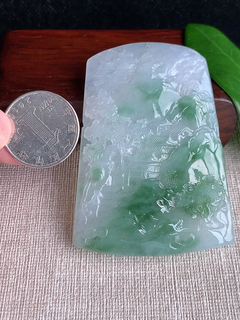 天然A货翡翠飘花意境山水牌吊坠 尺寸69.7×49×7.2m量55.83g 0702