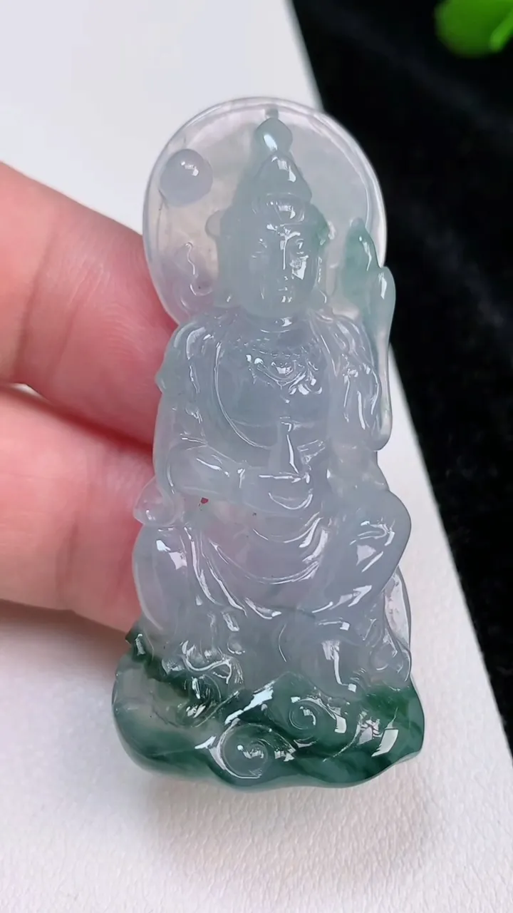 天然A货翡翠种飘花大势至观音菩萨吊坠，尺寸54.4-25.6-8.4，重量:21.25g
7月3日