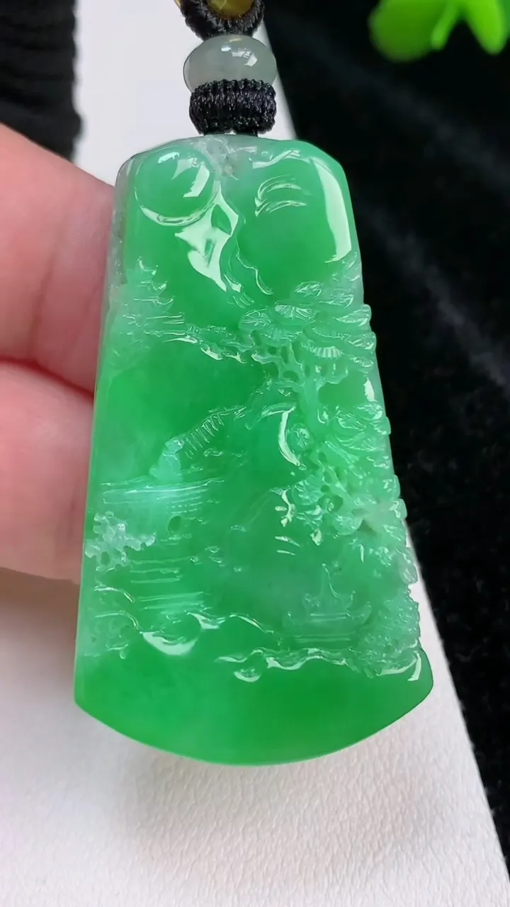 天然A货翡翠山水牌吊坠，尺寸47-28.2-6，重量:24.30g
7月3日
