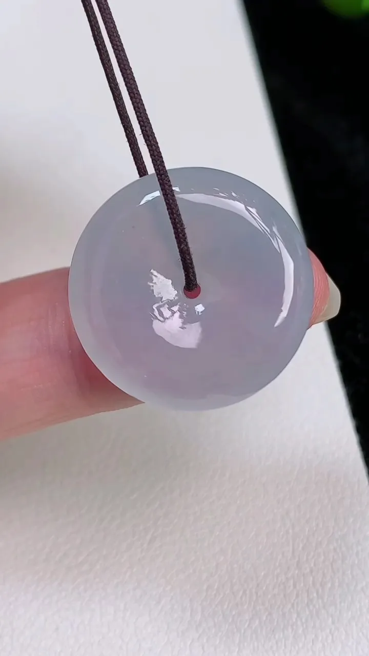 天然A货翡翠冰种平安扣吊坠，尺寸21.2-4.9，重量:4.71g
7月3日