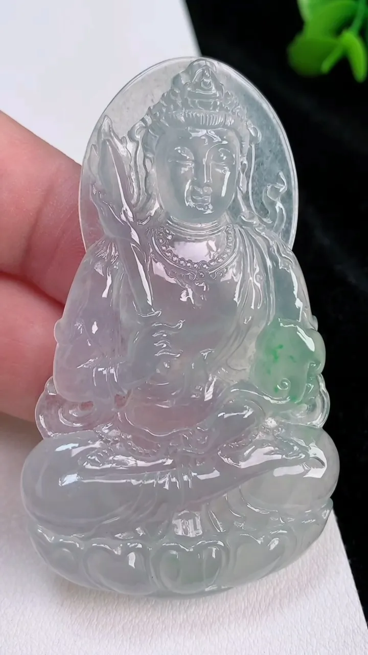 天然A货翡翠虚空藏观音菩萨吊坠，尺寸67.3-44-5.2，重量:28.97g
7月3日