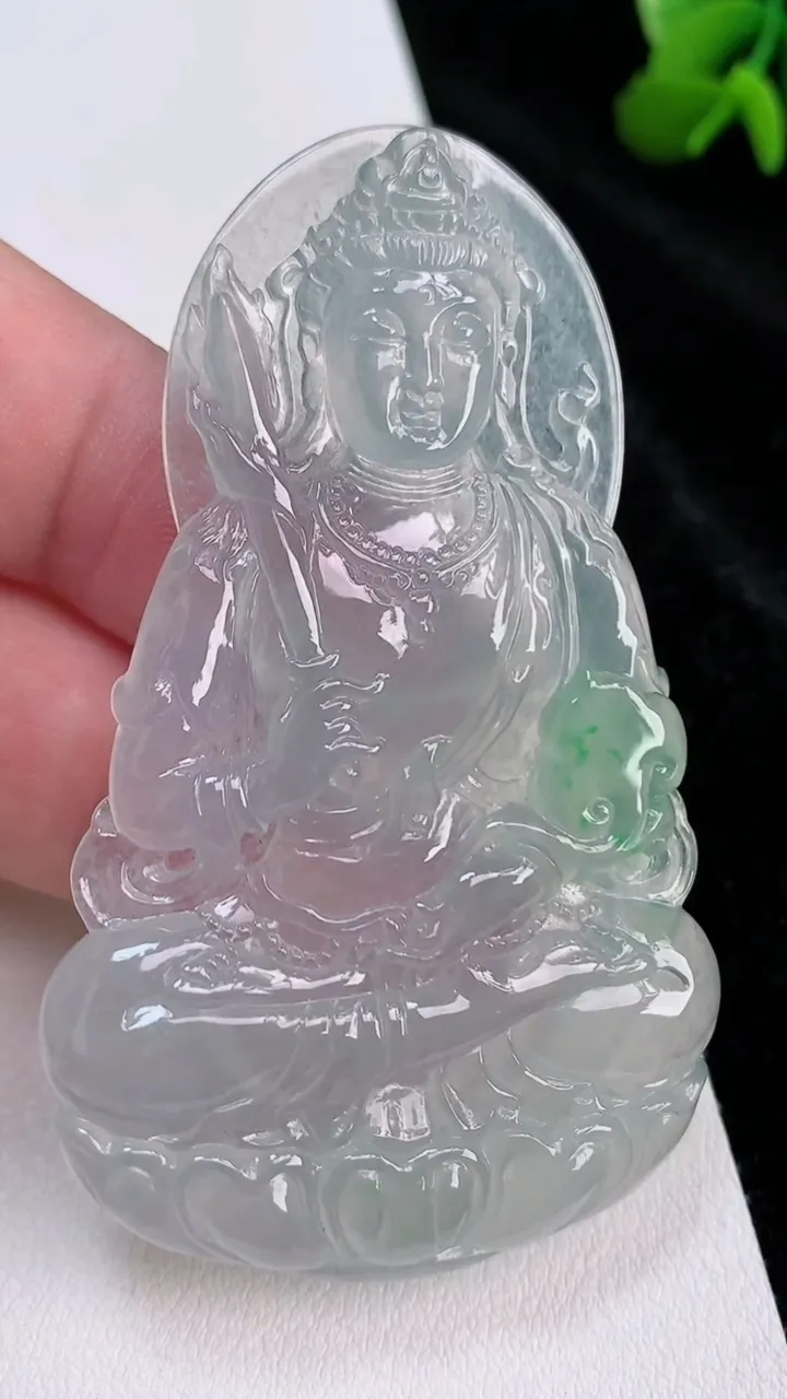 天然A货翡翠虚空藏观音菩萨吊坠，尺寸67.3-44-5.2，重量:28.97g
7月3日