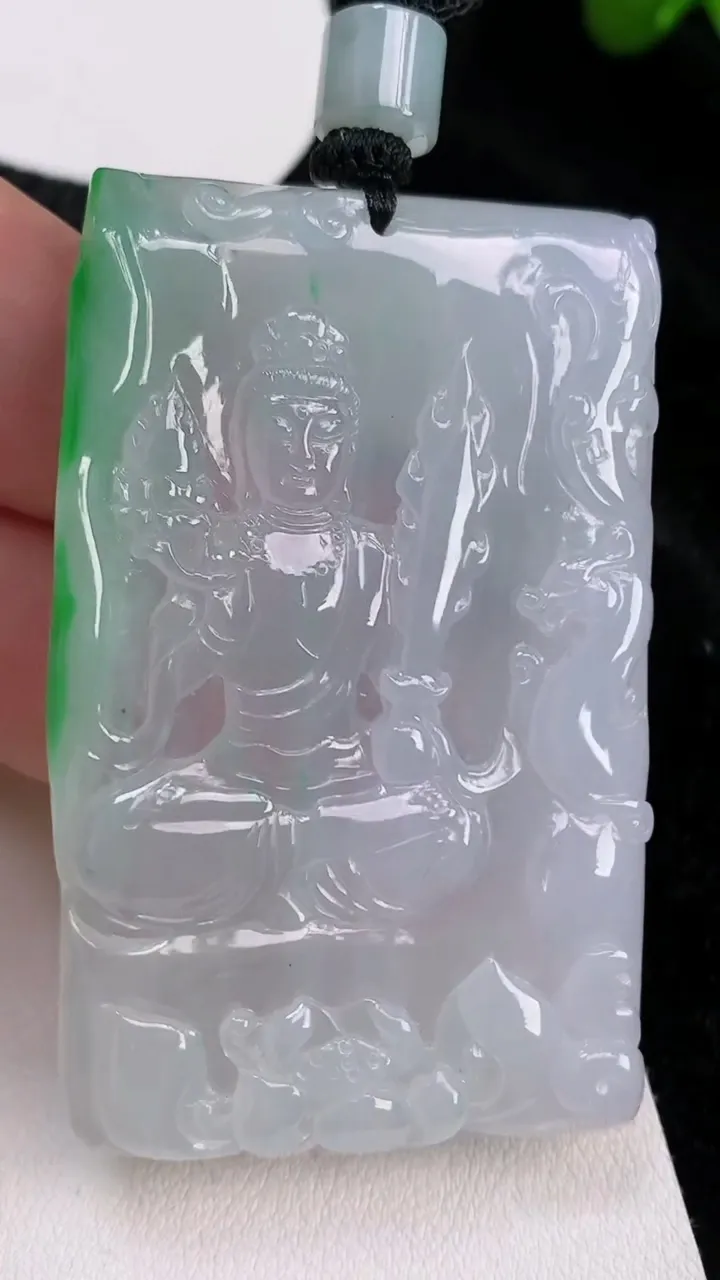 天然A货翡翠虚空藏观音菩萨吊坠，尺寸59-37.2-6，重量:42.72g
7月3日