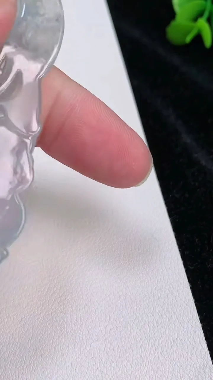 天然A货翡翠虚空藏观音菩萨吊坠，尺寸67.3-44-5.2，重量:28.97g
7月3日