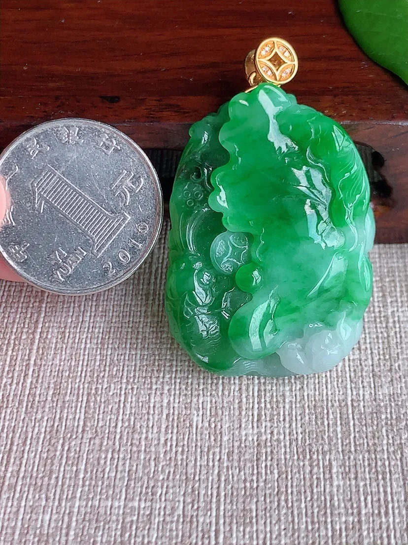 天然A货翡翠18K飘阳绿连年有余吊坠 尺寸40.5×28×8.5m量20.10g 0702