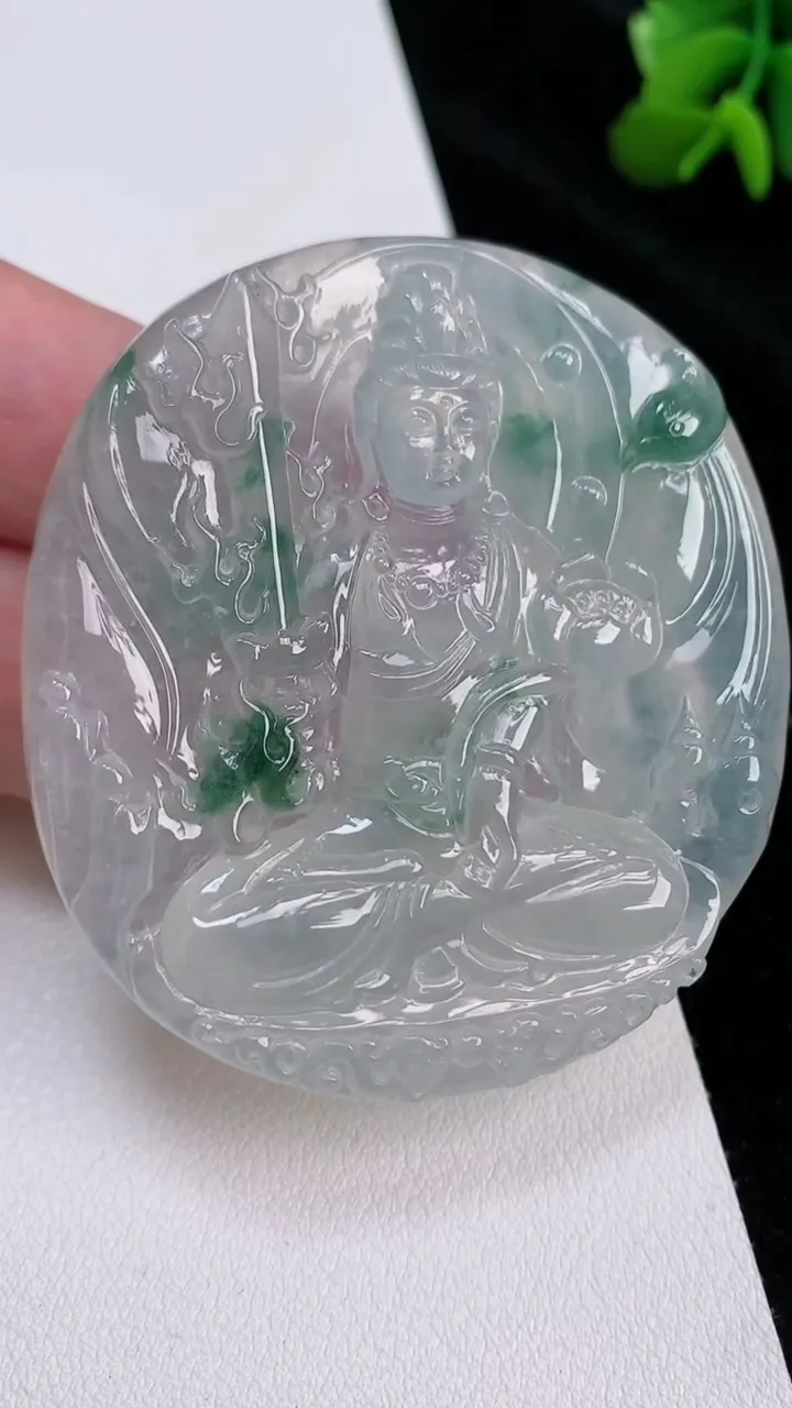 天然A货翡翠虚空藏观音菩萨吊坠，尺寸55.4-51-9.4，重量:60.00g
7月3日