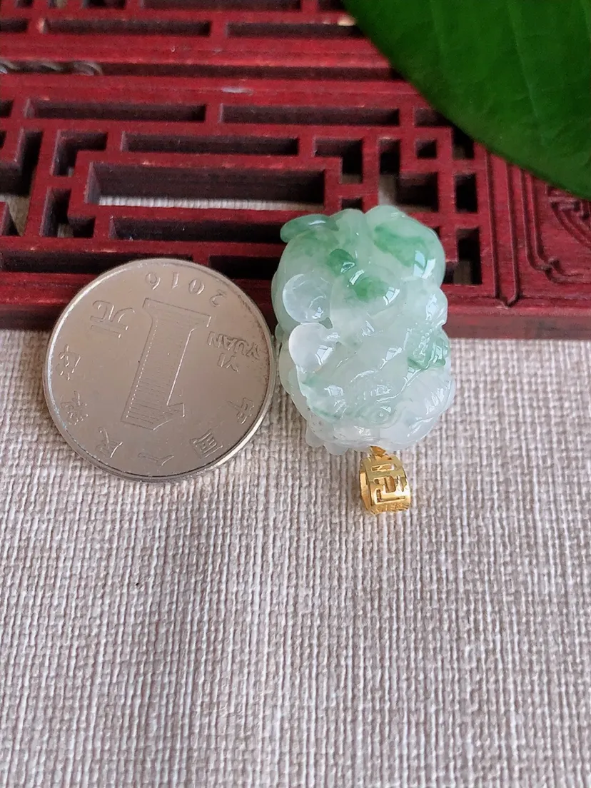 天然A货翡翠18K金扣头飘花招财貔貅吊坠尺寸26.6×18×12.4m量12.19g 0704