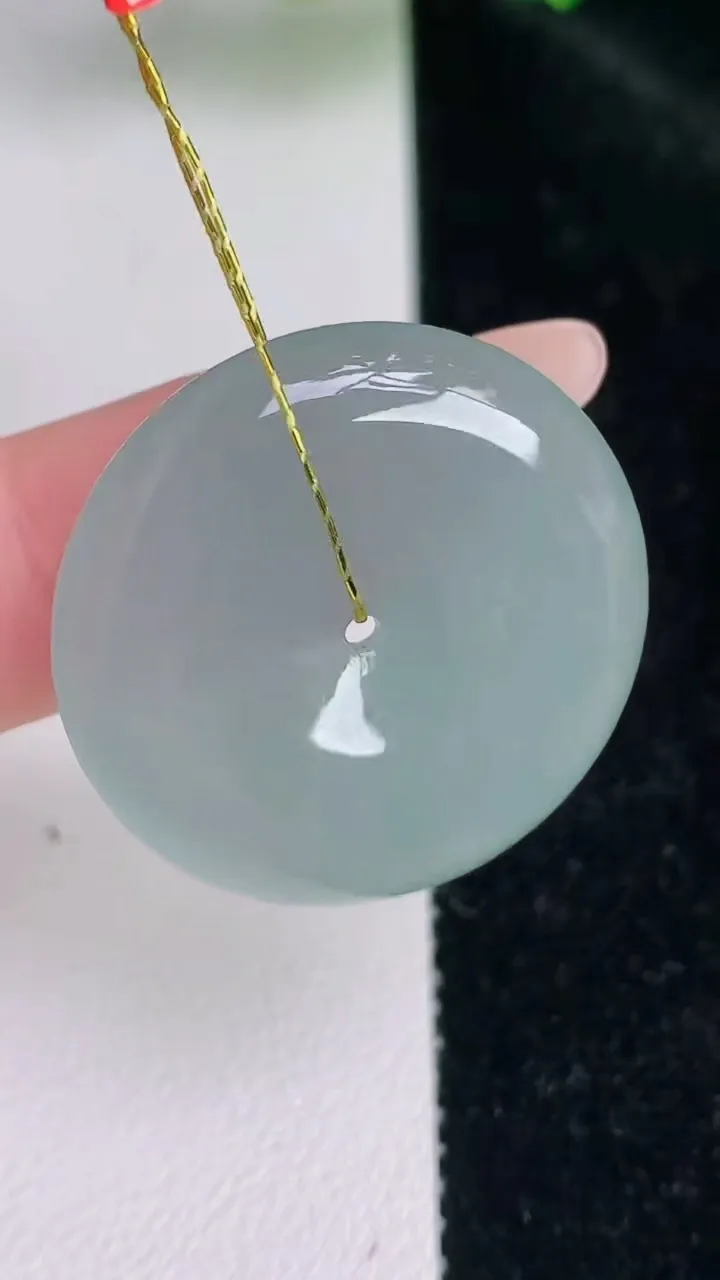 天然A货翡翠平安扣吊坠，尺寸28.4-598，重量:9.89g
7月4日
