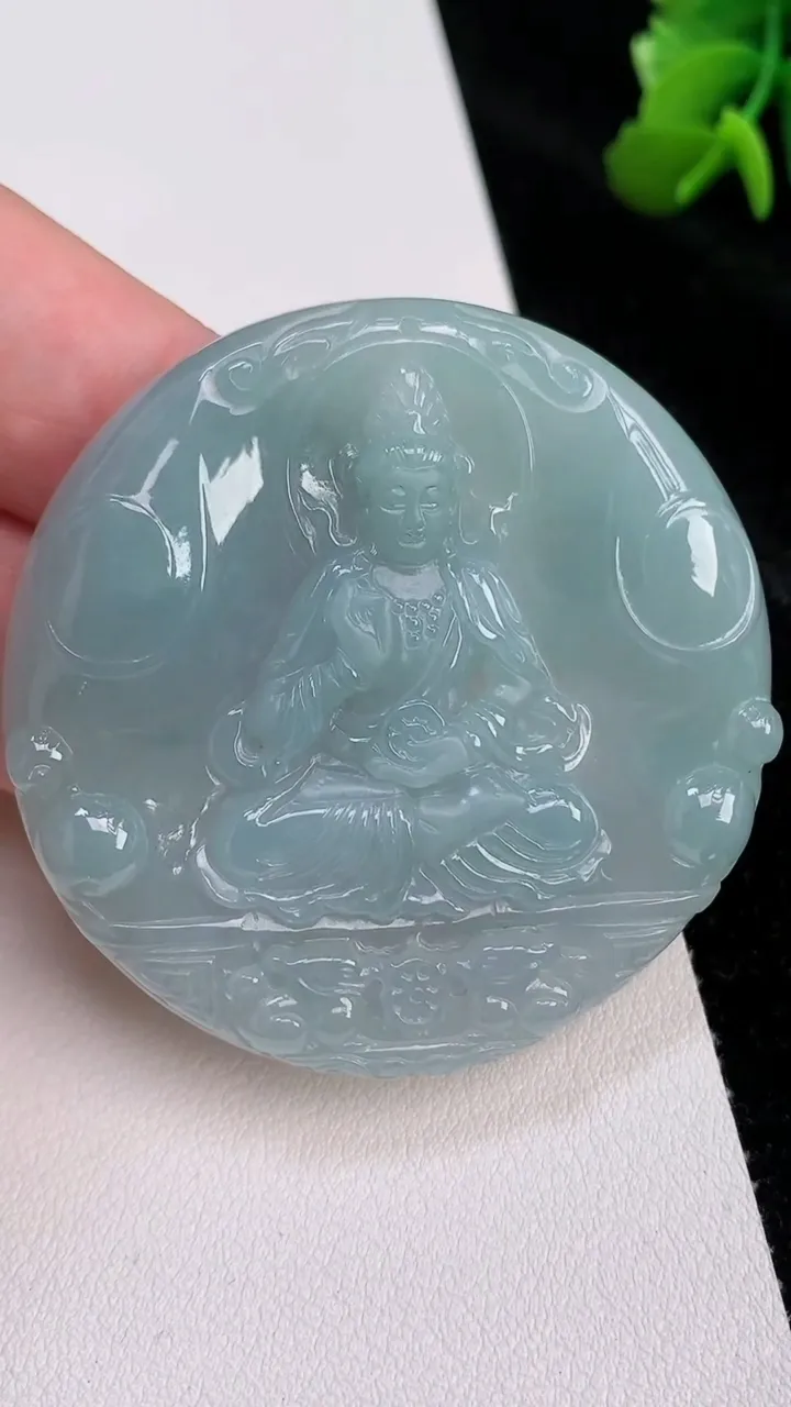 天然A货翡翠观音菩萨吊坠，尺寸50-5，重量:27.43g
7月4日