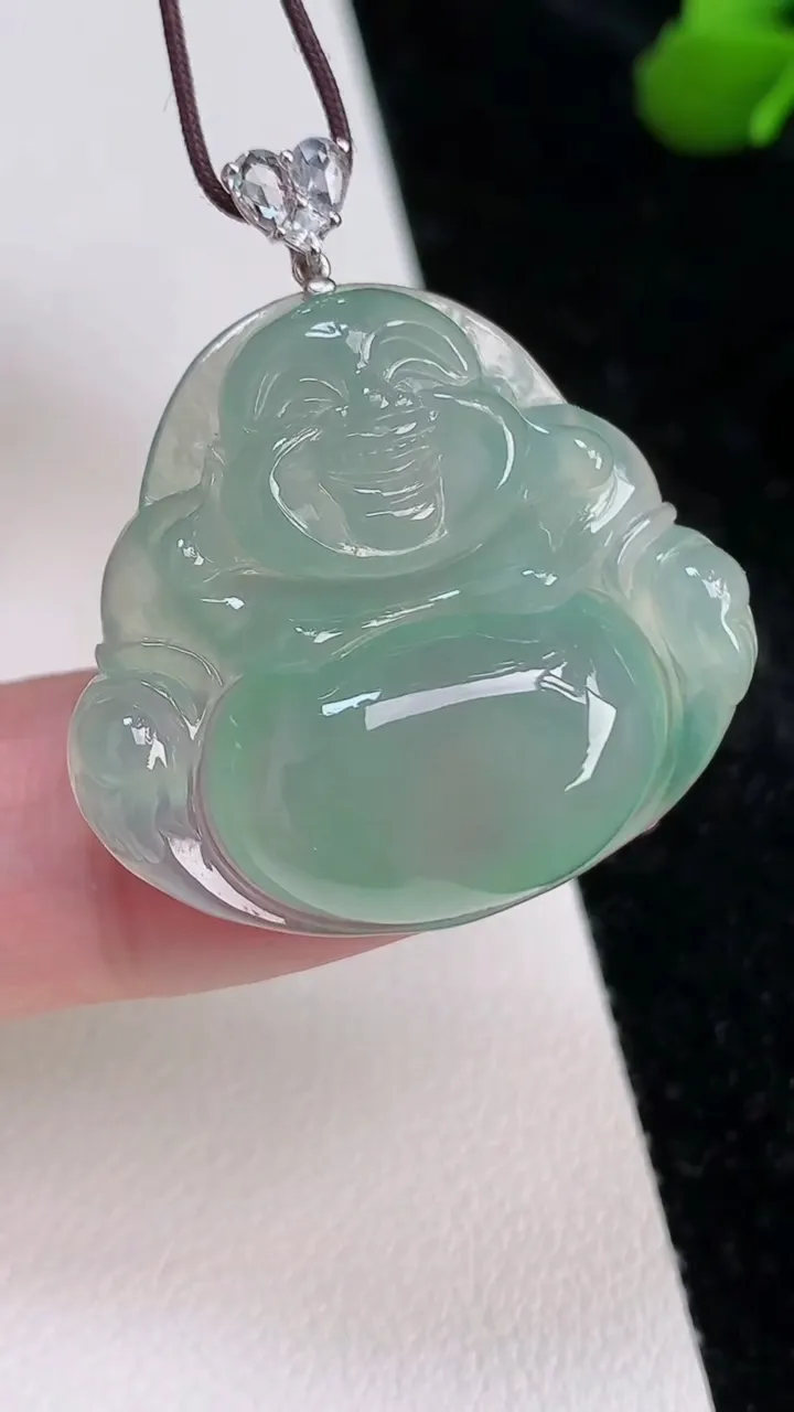 天然A货翡翠佛公吊坠，尺寸27.3-29.8-6，重量:8.30g
7月4日