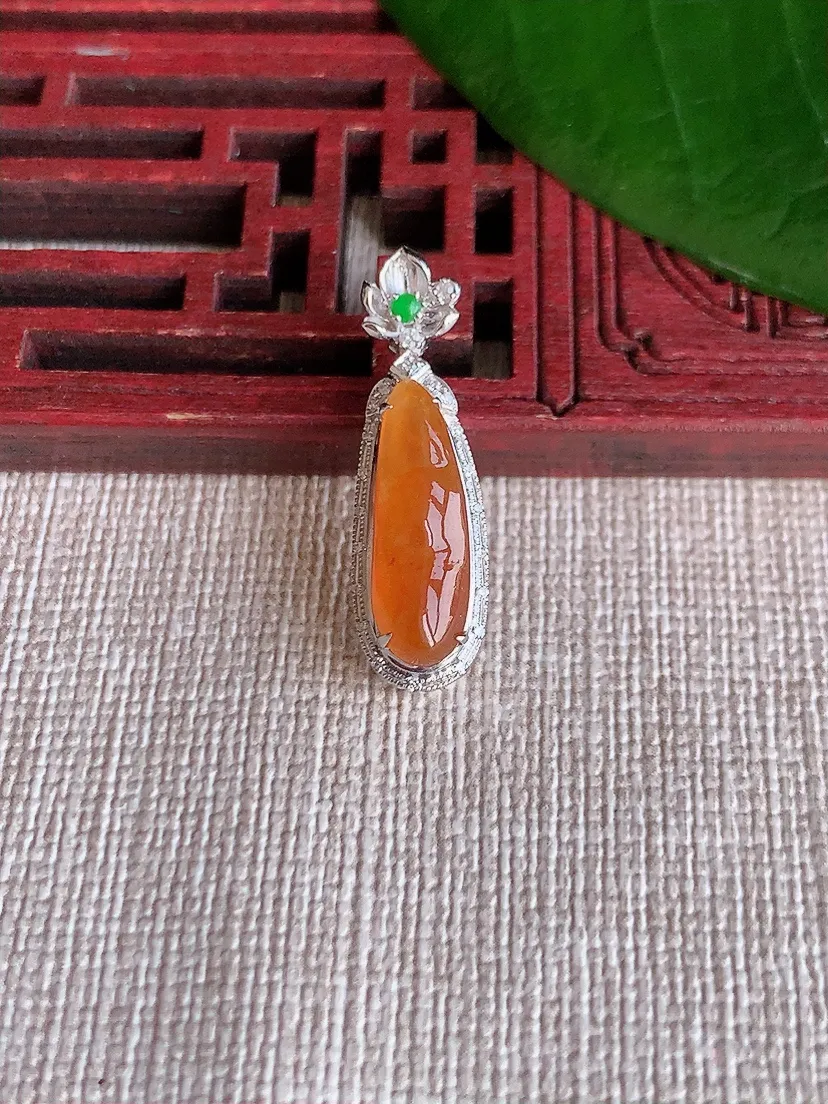 天然A货翡翠18K金伴红翡四季豆福豆平安豆吊坠尺寸26.2×7.8×7.4裸石16.6×5.5m量1