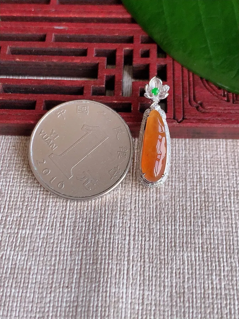 天然A货翡翠18K金伴红翡四季豆福豆平安豆吊坠尺寸26.2×7.8×7.4裸石16.6×5.5m量1.78g 0704