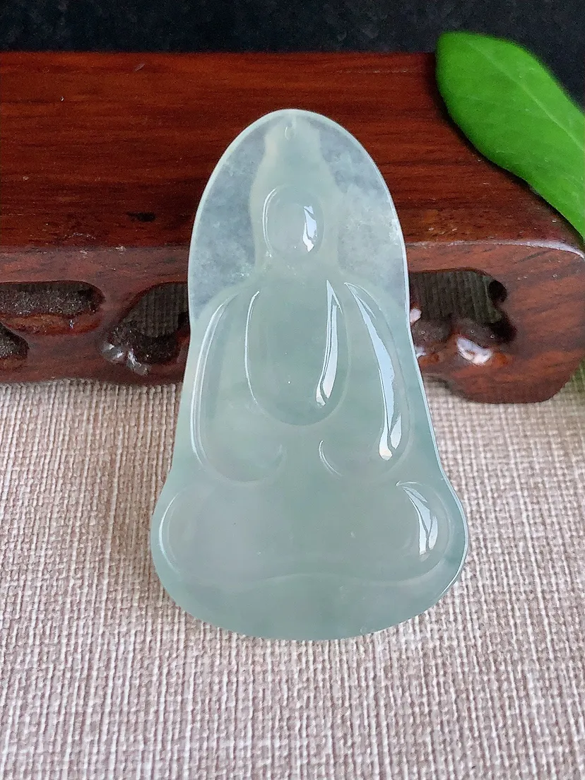 天然A货翡翠飘花千手观音吊坠尺寸52.3×32.8×5.3m量18.17g 0704