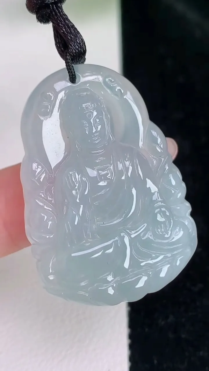 天然A货翡翠阿弥陀佛吊坠，尺寸36-25.4-5.6，重量:10.08g
7月4日