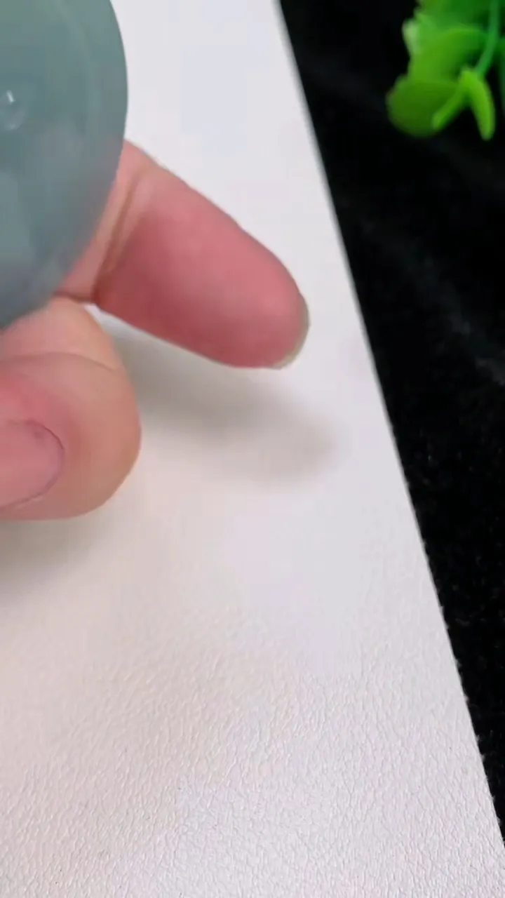 天然A货翡翠观音菩萨吊坠，尺寸50-5，重量:27.43g
7月4日