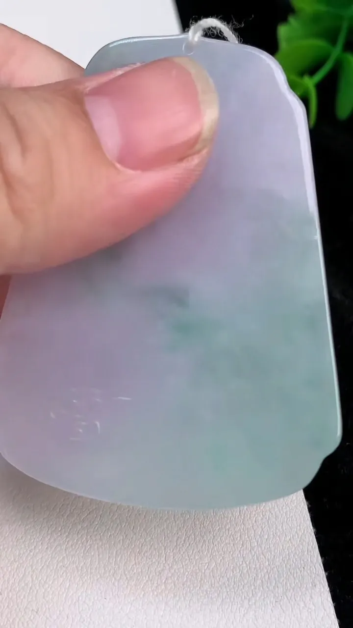 天然A货翡翠春带彩紫罗兰普贤菩萨吊坠，尺寸59.6-45.3-5.5，重量:33.40g
7月4日