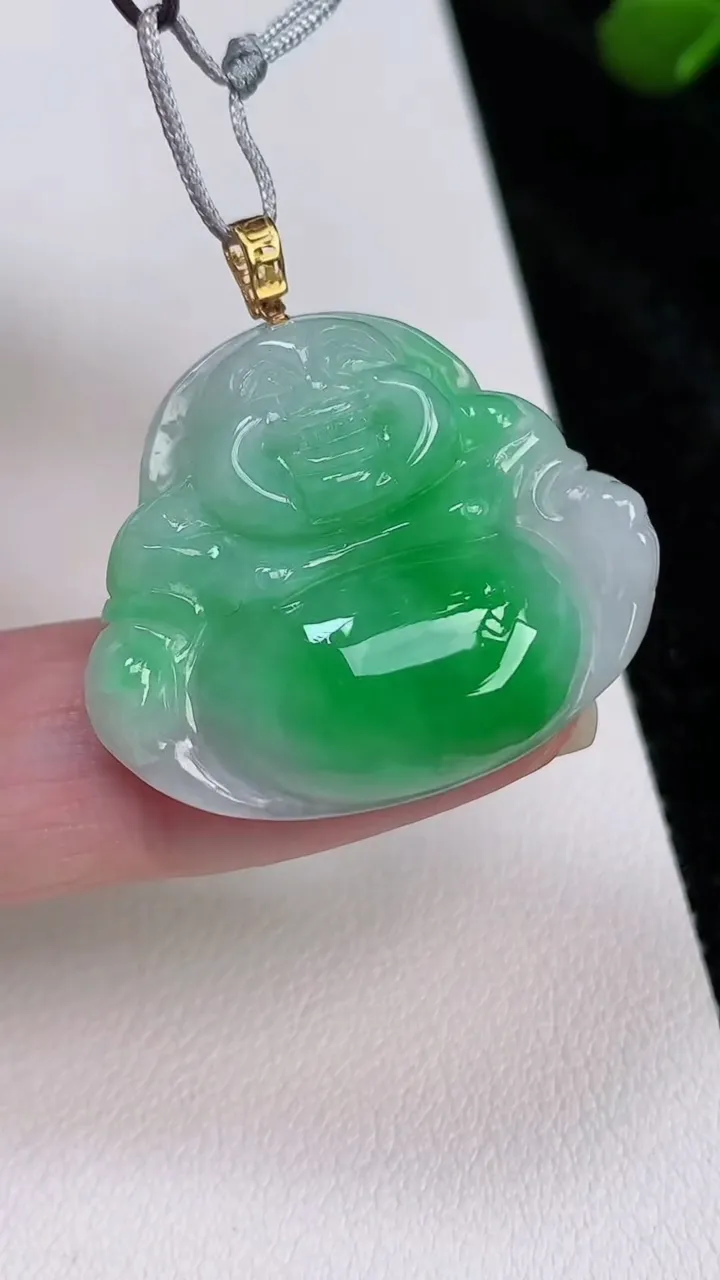 天然A货翡翠佛公吊坠，尺寸26.2-31.3-6.2，重量:7.62g
7月4日