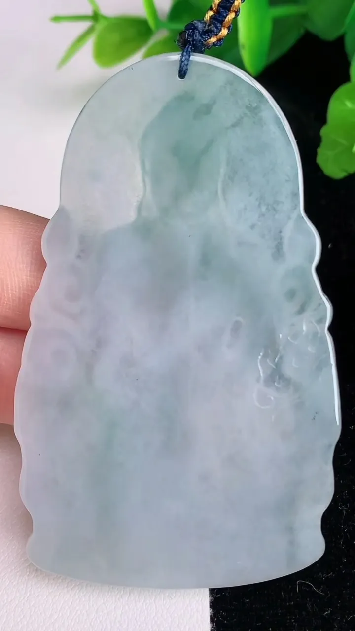 天然A货翡翠大日如来吊坠，尺寸72.6-40.3-5.5，重量:33.19g
7月4日