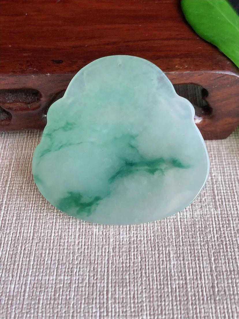 天然A货翡翠飘花一刀切财神爷吊坠尺寸41.6×43.5×5.8m量20.16g 0704