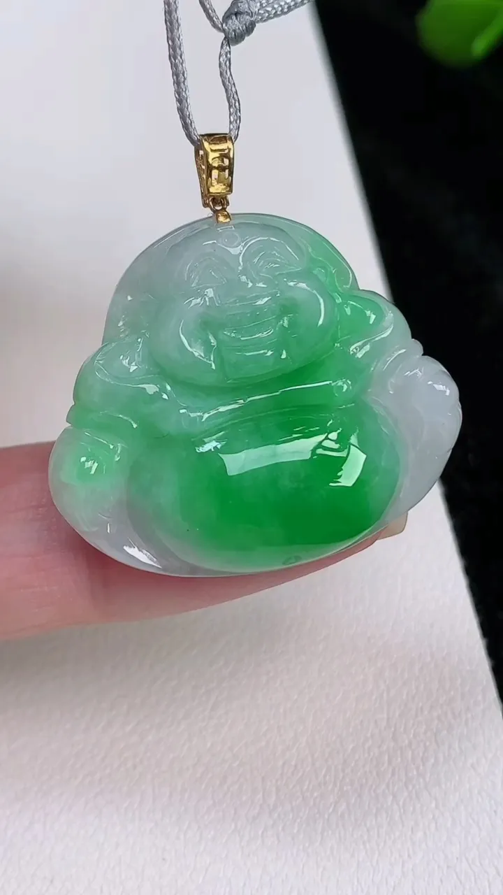 天然A货翡翠佛公吊坠，尺寸26.2-31.3-6.2，重量:7.62g
7月4日