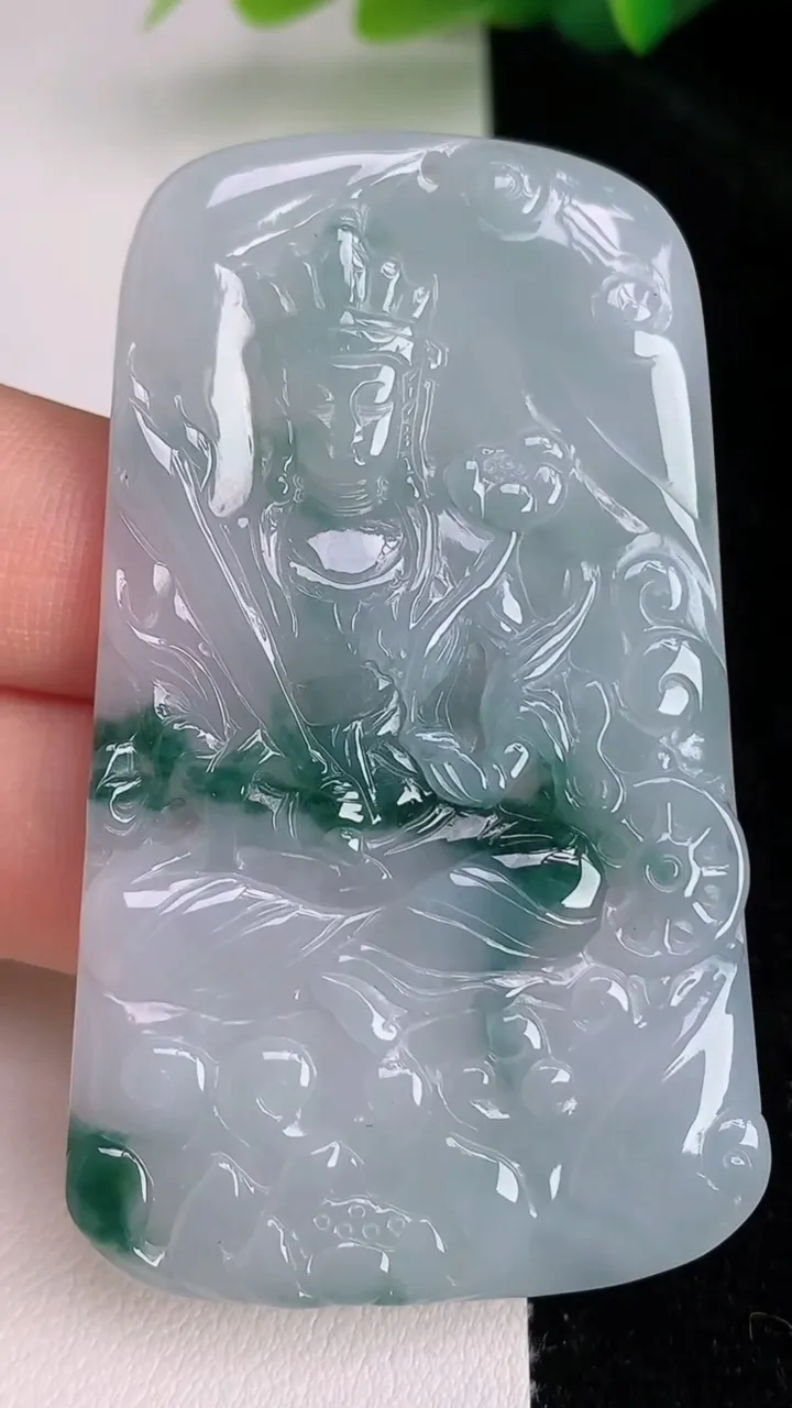 天然A货翡翠飘花虚空藏观音菩萨吊坠，尺寸61.4-36.7-1.4，重量:22.62g
7月4日