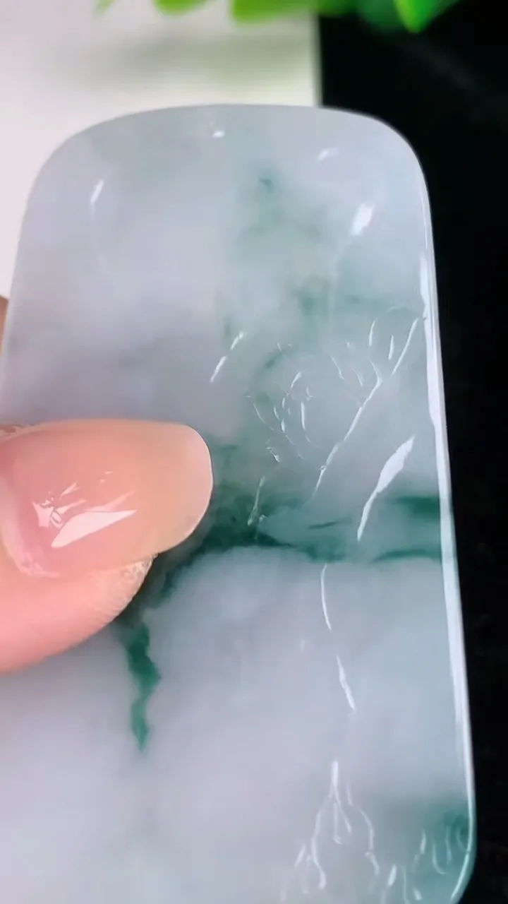 天然A货翡翠飘花虚空藏观音菩萨吊坠，尺寸61.4-36.7-1.4，重量:22.62g
7月4日