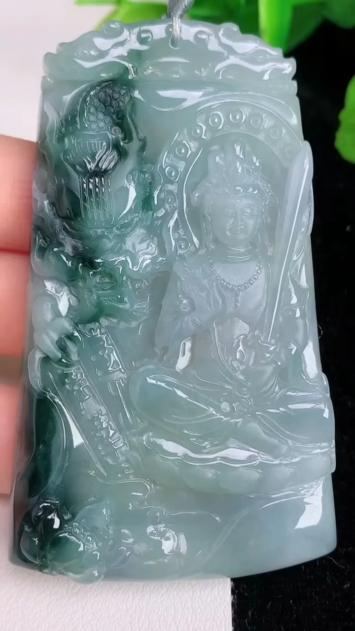 天然A货翡翠飘花祥龙文殊菩萨吊坠，尺寸77.2-45.2-7.2，重量:52.60g
7月4日