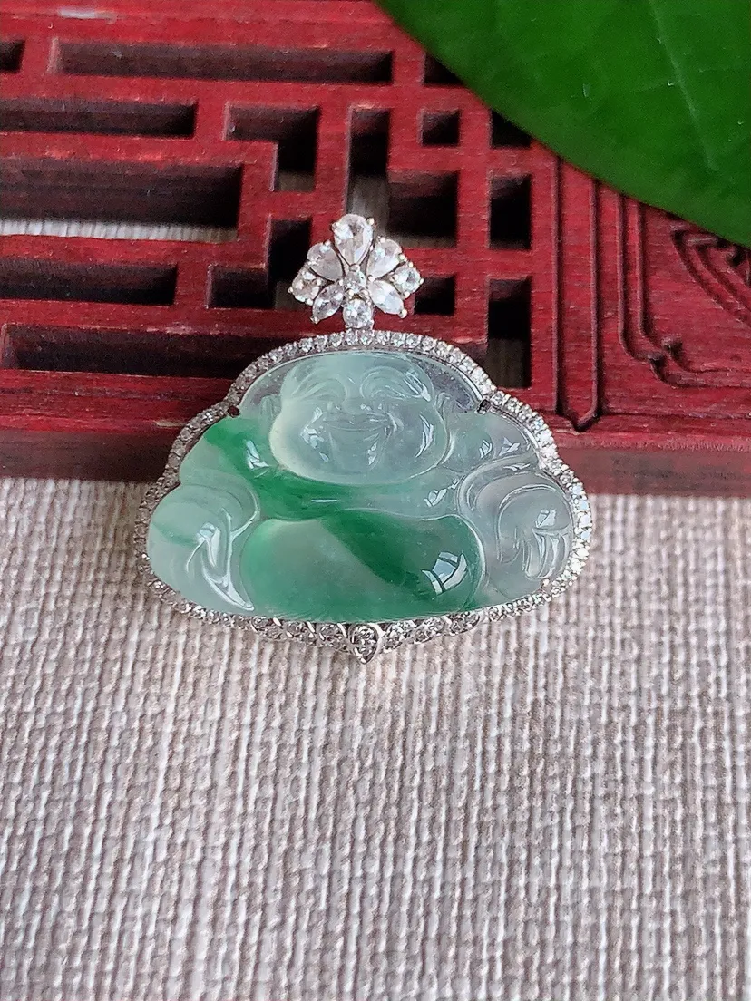 天然A货翡翠18K金伴飘花佛公吊坠尺寸24.7×25.2×8.2裸石14.3×22.6m量4.68g